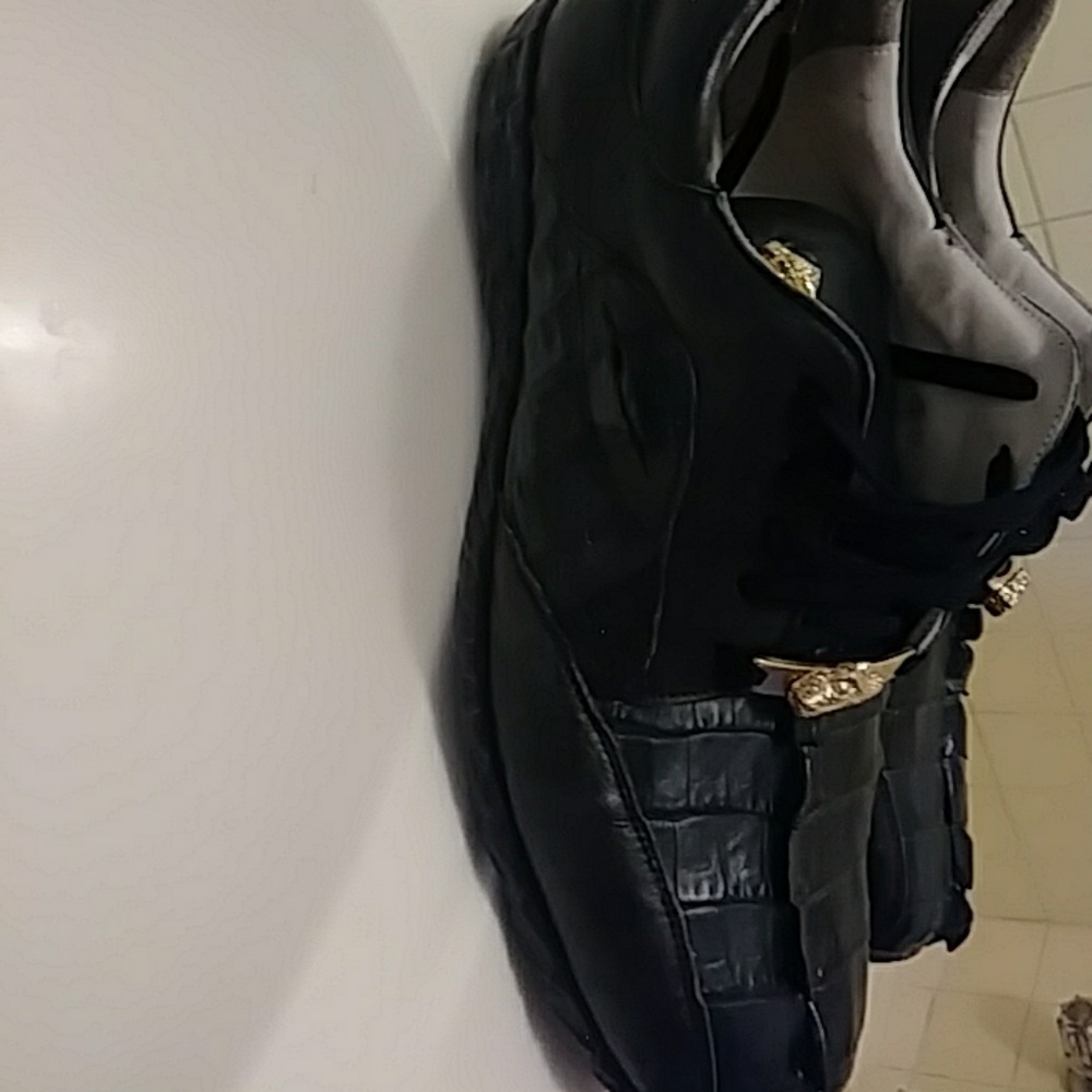 Authentic fennix alligators